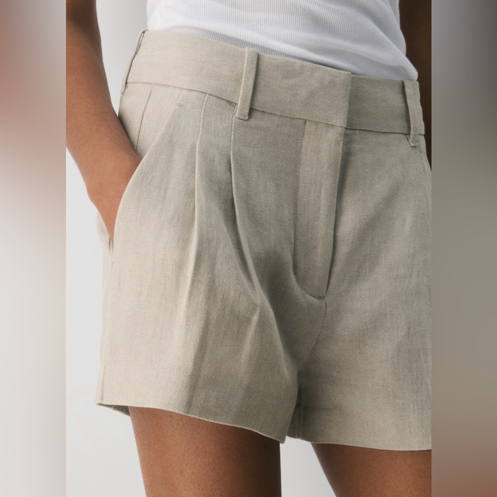 Aritzia High Waist Pleated Shorts in Light Khaki